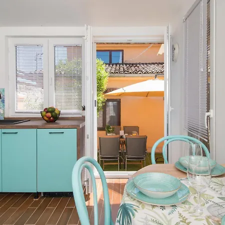 Dana Kastelir-labinci Apartment *
