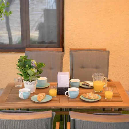 Dana Kastelir-labinci Apartment Labinci